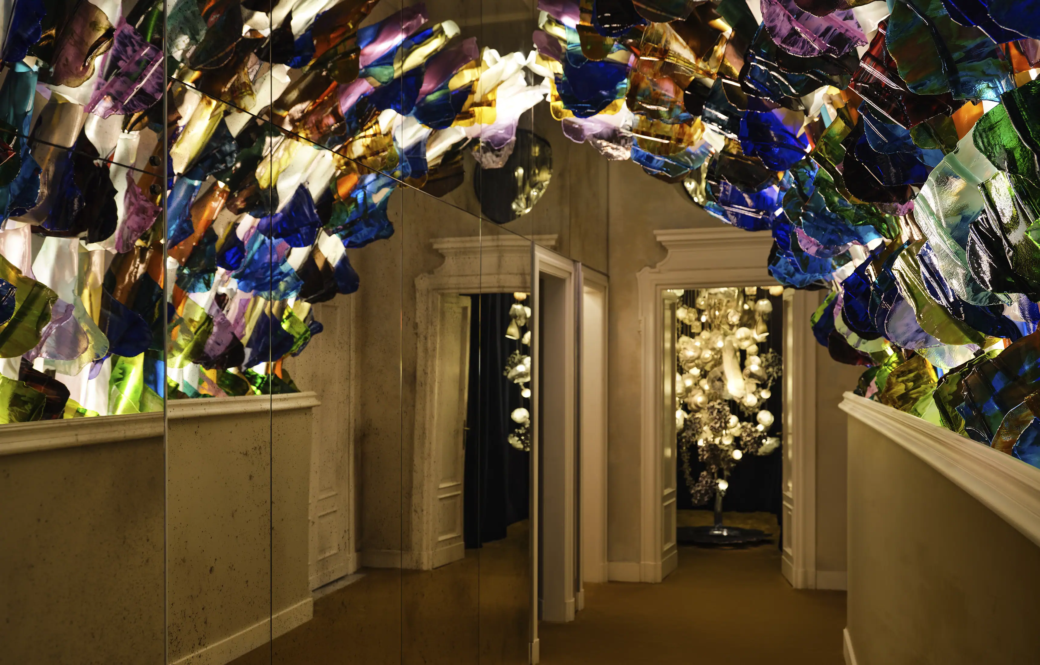 Bocci’s Light as Medium: Twenty Years of Glass, Read Room by Room