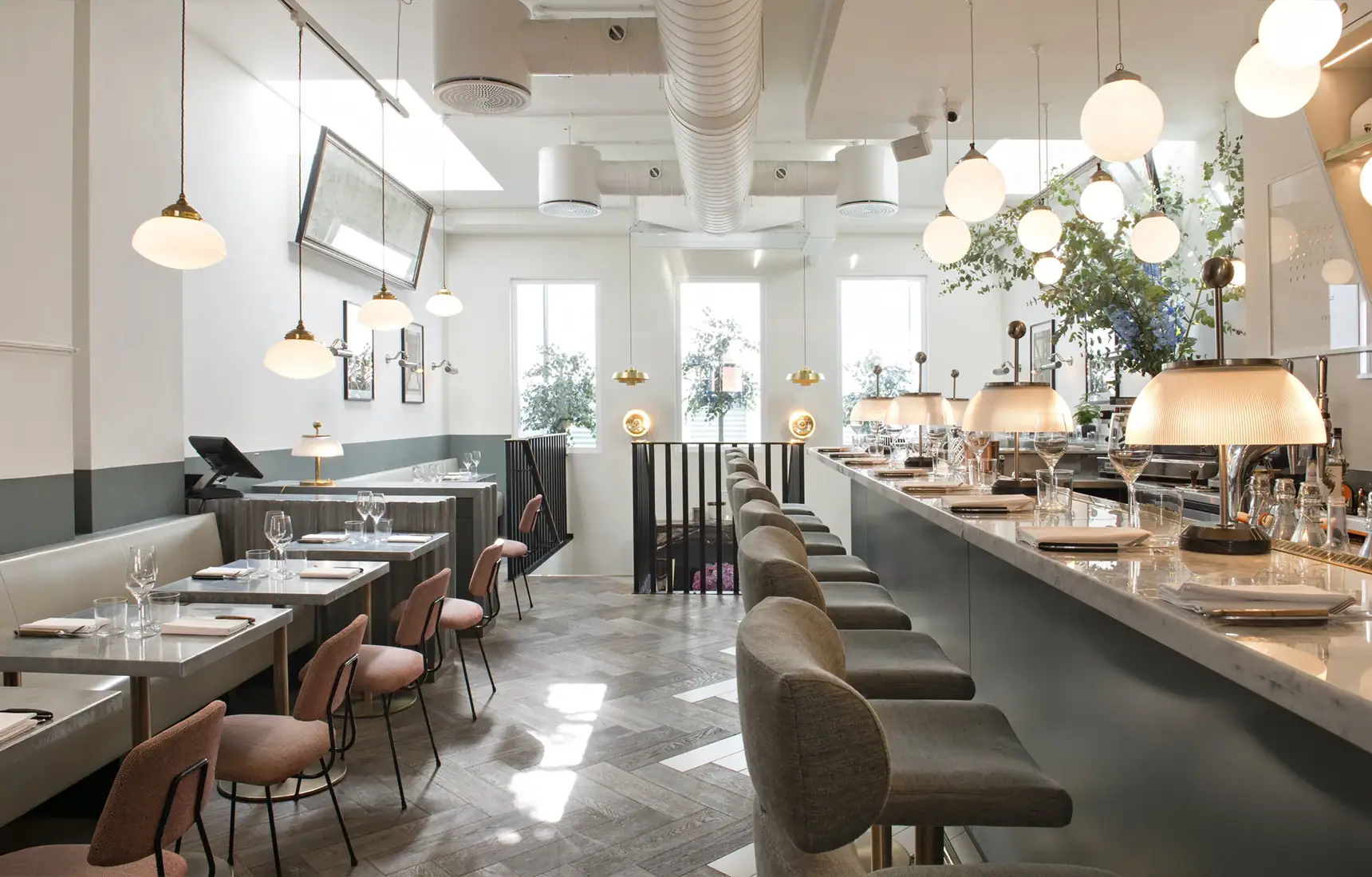 Frenchie Covent Garden: the dining room Émilie Bonaventure designed as a theatre set